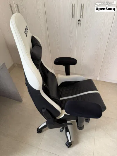 Devo chair barley used 2