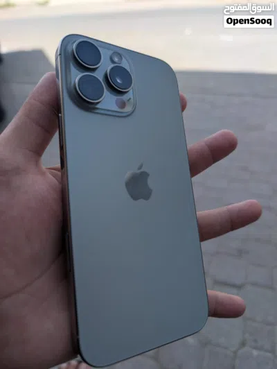 iPhone 16 pro max 4