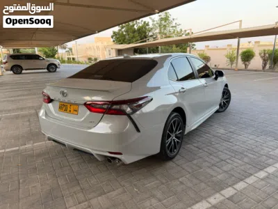 Toyota Camry SE 2