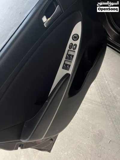 Hyundai Accent Standard 4