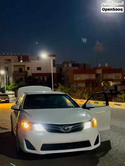 Toyota Camry LE 4