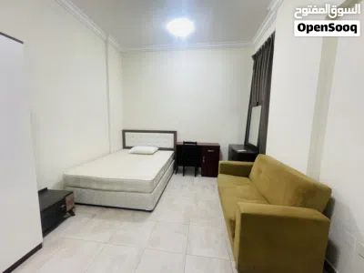SINGLE & TWO EXCUTIVE MALE & FEMALE BACHELORS ROOMS 3