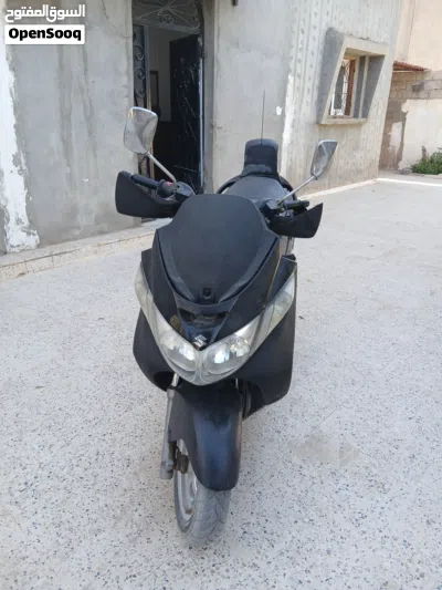 Suzuki Burgman 200 2