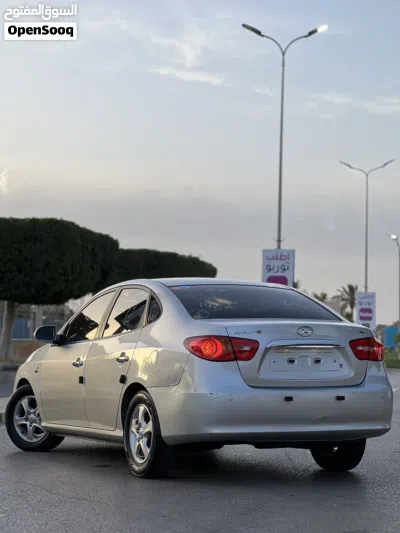 Hyundai Avante Standard 4