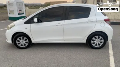 Toyota Yaris E 4