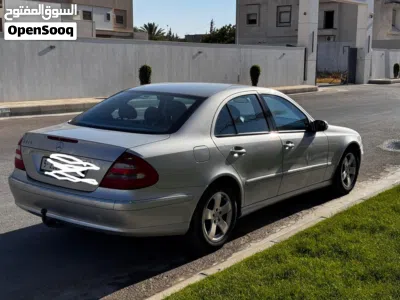 Mercedes Benz E-Class E 240 2