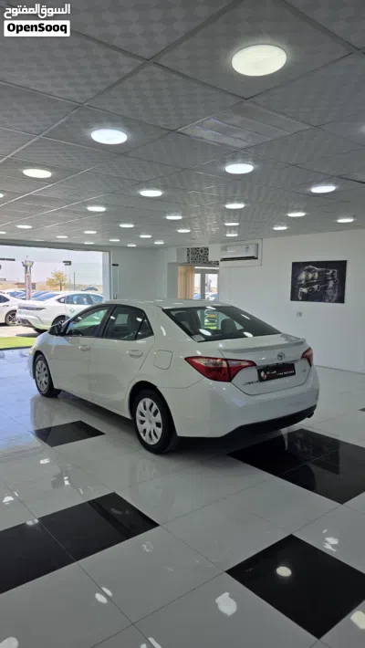 Toyota Corolla LE 4