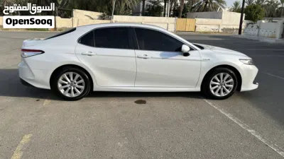 Toyota Camry GLE 4