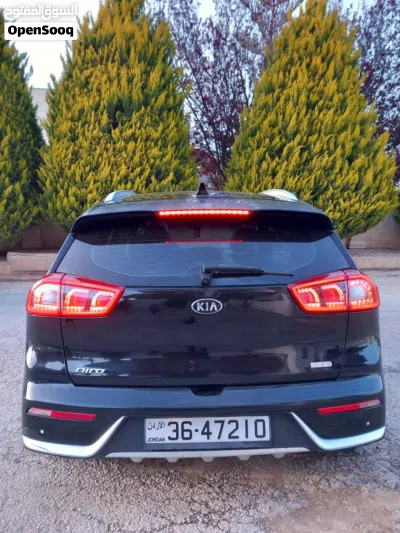 Kia Niro EX Touring 2