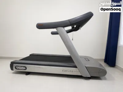 Technogym Excite Professional Treadmill – Excellent Condition 2