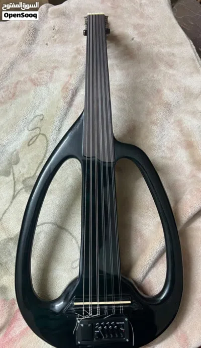 عود كهربائي ما عليه اي غبار احساس جدا. منتاز معا سماعه 2 اسلاك شنطه ريش معا الضمان للعود وسماعه 2