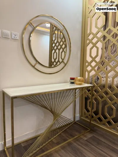 اثاث كنب رسمي مع طاوله فخمه وستارتين 3