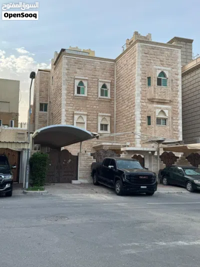 للبيع بيت في القرين قطعه 1 الوصف: 3 أدوار تكييف مركزي ومصعد، بيت نظيف ومجدد ( فاضي تسليم فوري ) 3