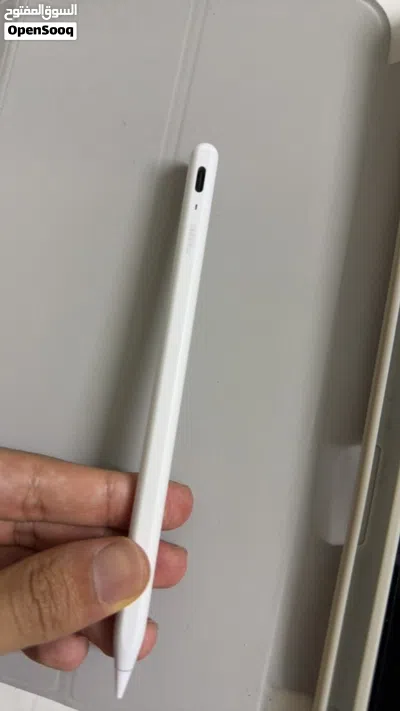 Ipad A16 2025 128GB مع كاما الملحقات 4