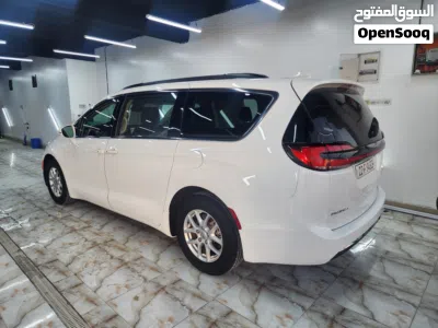 کرایسلەر Pacifica Touring L 4