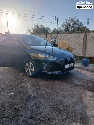 Hyundai Ioniq Standard 4