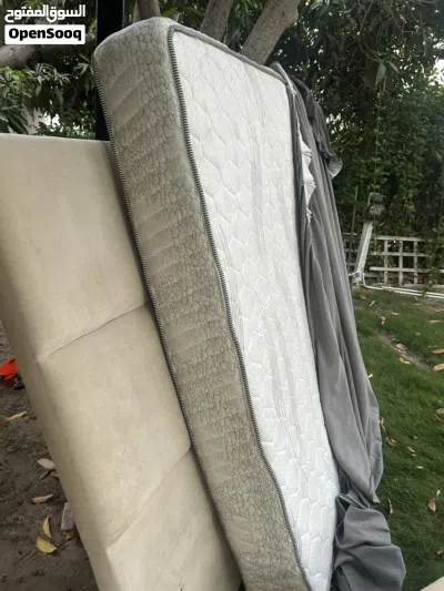 Queen bed with matress 4