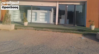 محل للايجار طريق شوك بقرب من عيادة الرويال 3