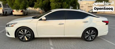 Nissan Altima Standard 3