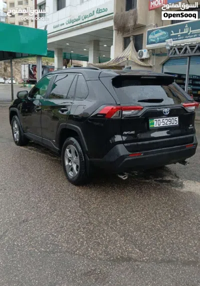 Toyota RAV 4 GXR 3