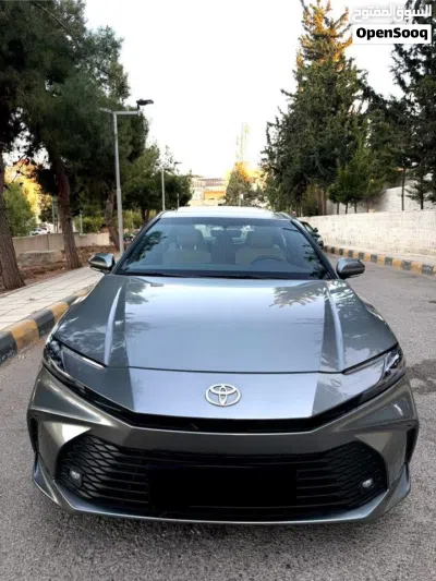 Toyota Camry E Plus HEV 3