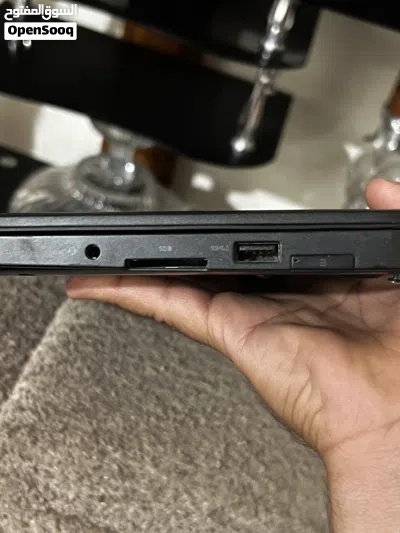 لاتبوب دل نضيف جدا للبيع وبي مجال نقص فقط شاحن كامل ملحقات مع جنطا 4