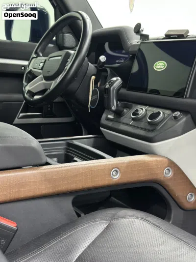 Land Rover Defender 90 HSE 3