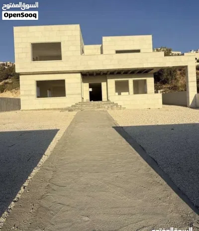 فيلا للبيع ماحص على مساحة ارض 990 م عظم بحاجه للتشطيب فقط بسعر مغري قرب منطقة الدير 2
