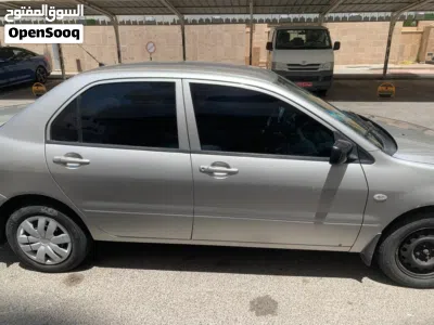Mitsubishi Lancer Standard 4