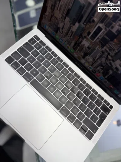 Apple MacBook Air 256GB SSD 8GB RAM 13-Inch clean condition 4