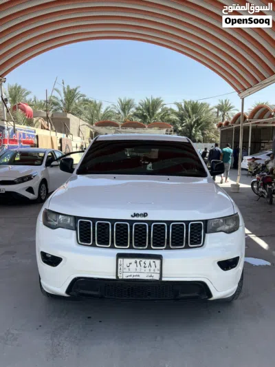 Jeep Grand Cherokee Laredo 2
