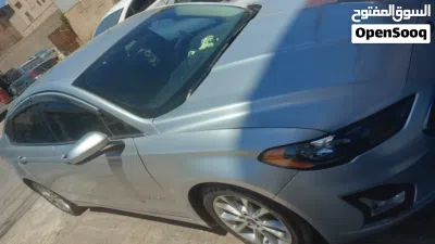 Ford Fusion SE 2