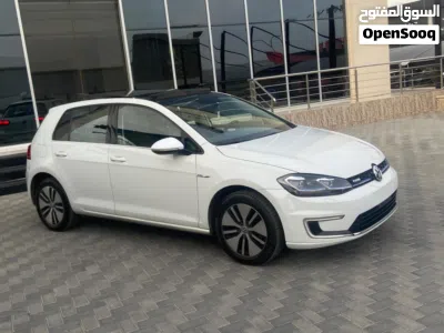 Volkswagen Golf E-Golf 3