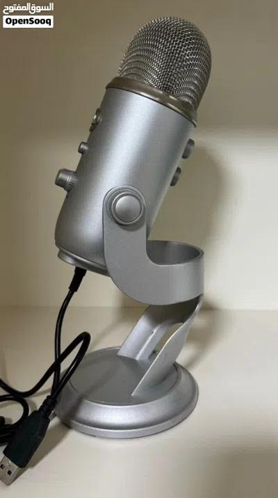للبيع ميكروفون احترافي Blue Yeti كسر الزيرو 3