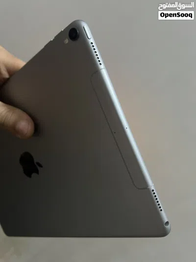 ايباد ابل 10.5 ذاكرة 64 شرق اوسط مو امريكي ستيريو اربع سماعات بي 3