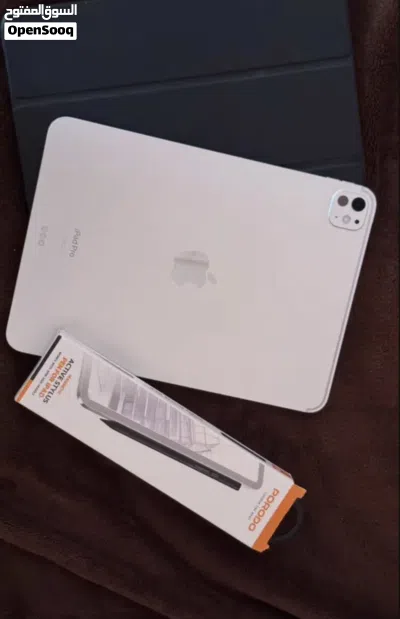 ايباد برو M4 توصيل لكل عمان 3