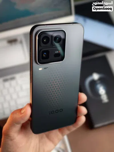 بسعر خرافي Vivo iQOO 15 Ultra 3