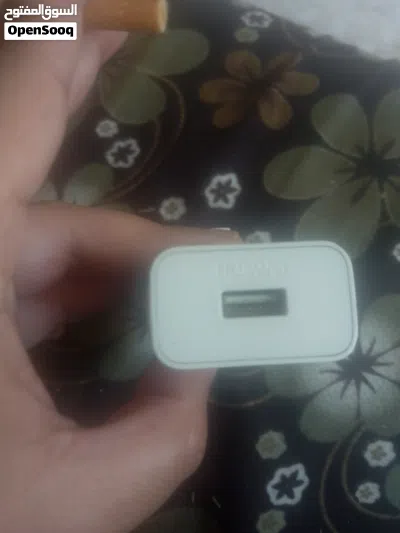 شلحن huawei وشاحن انفينكس وشاحن سامسونغ ووصلة ايفون اصلي 2