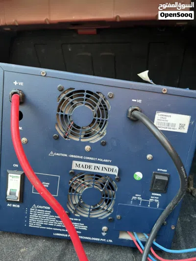 انفرتر Luminous iCruze 2.8KVA / 24V بحالة ممتازة، يشتغل على بطاريتين 12V، 2