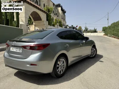 Mazda 3 Standard 4
