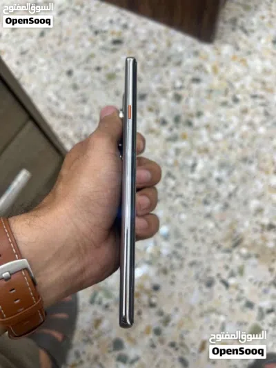 كامون 40 برو 5G مستخدم بحالة ممتازة كامل الملحقات 3