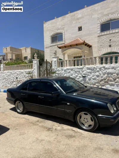 Mercedes Benz E-Class E 200 4