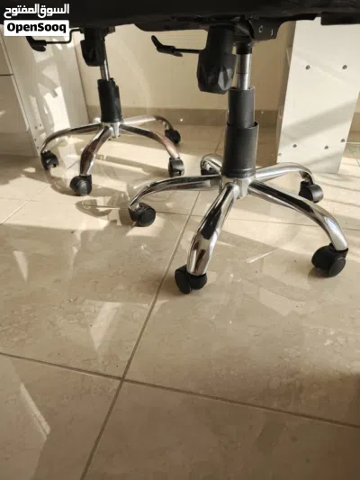 kids office chair+lamp each chair 9rial / each lamp 4 rials 2