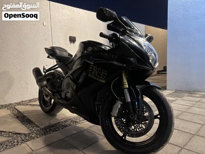 Suzuki GSX-R750 2