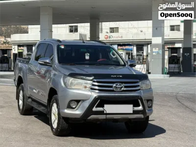 Toyota Hilux SR5 3