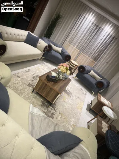 طقم جلوس مع طاولات 3