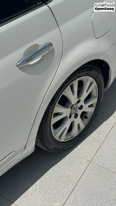 Toyota Avalon XLS 3
