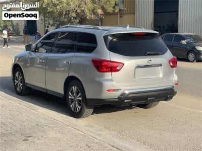 Nissan Pathfinder SV 3