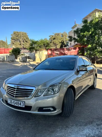 Mercedes Benz E-Class E 200 2