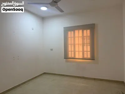 فله للايجار في بركاء قريب حي السلام 3